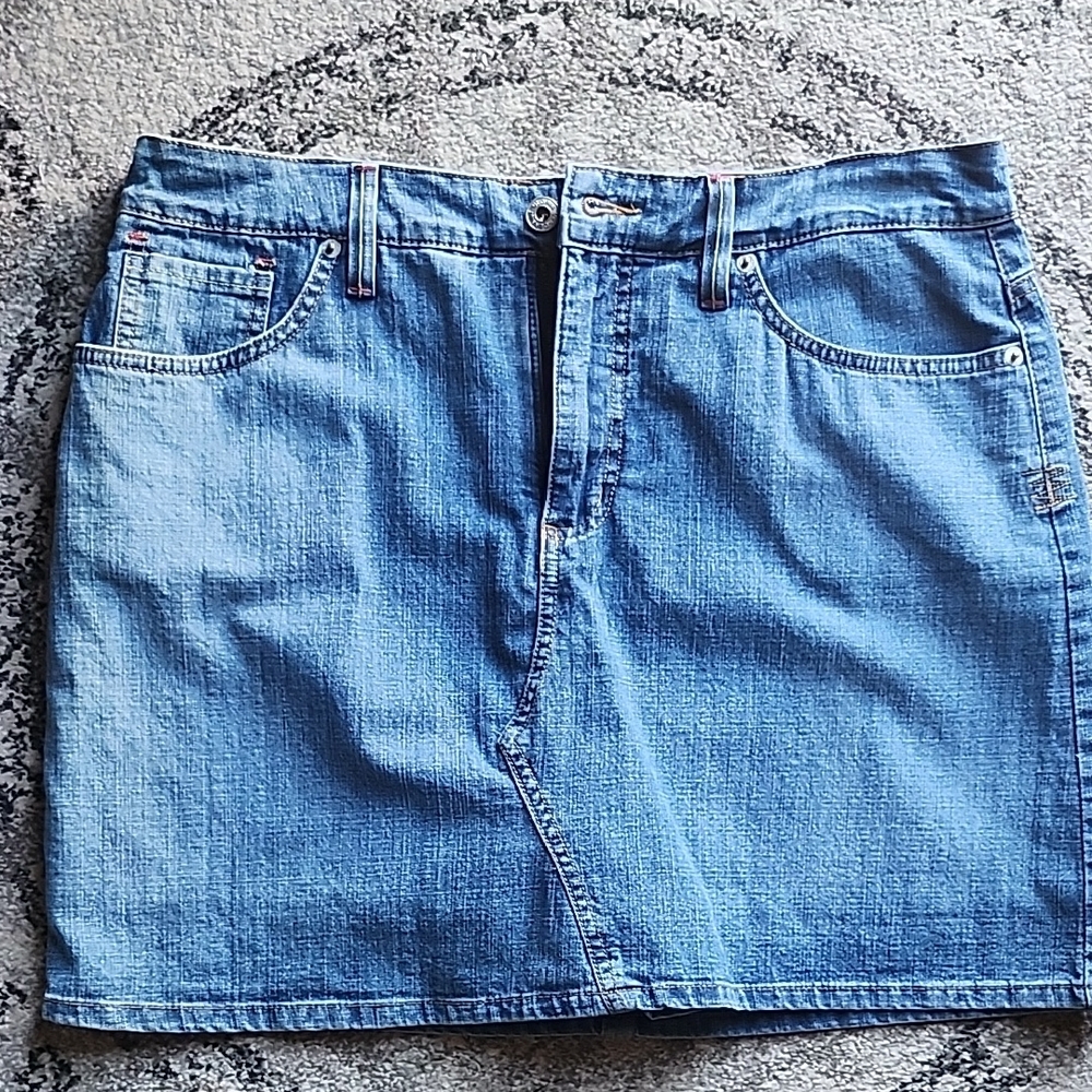 Gloria Vanderbilt Light Blue Denim Mini Skort - Picture 5 of 5